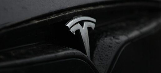 Tesla-Auto (Archiv), via 