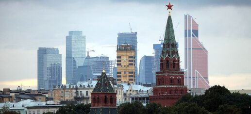 Turm des Kreml in Moskau mit dem Moskauer Bankenviertel im Hintergrund (Archiv), via 