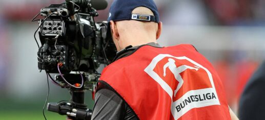 Kameramann bei Bundesligaspiel (Archiv)