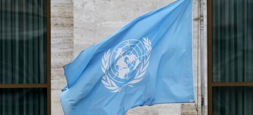 Fahne vor den Vereinten Nationen (UN) (Archiv), via 