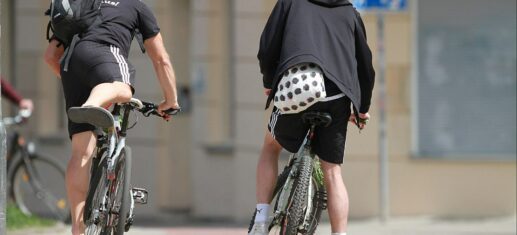 Zwei Männer auf Fahrrad (Archiv), via 