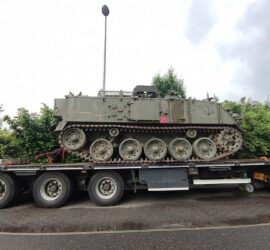 Panzer auf Lkw (Archiv), via