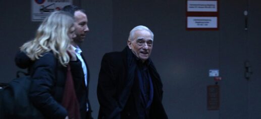 Martin Scorsese huscht am 20.02.2024 an Fans vorbei