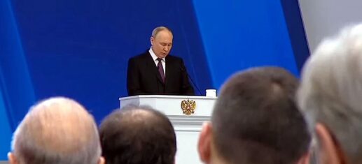 TV-Übertragung von Putins Rede im russischen Fernsehen (Archiv), Russisches Fernsehen via 