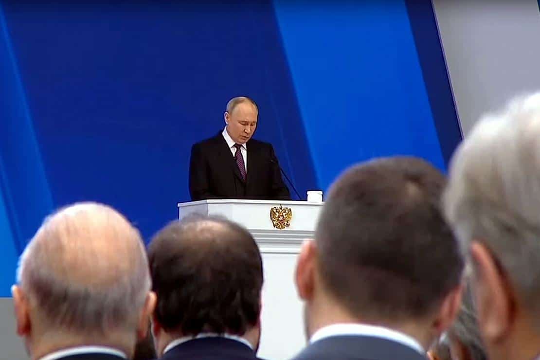 TV-Übertragung von Putins Rede im russischen Fernsehen (Archiv), Russisches Fernsehen via