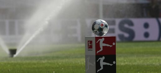 Bundesliga-Fußball vor dem Anstoß (Archiv)