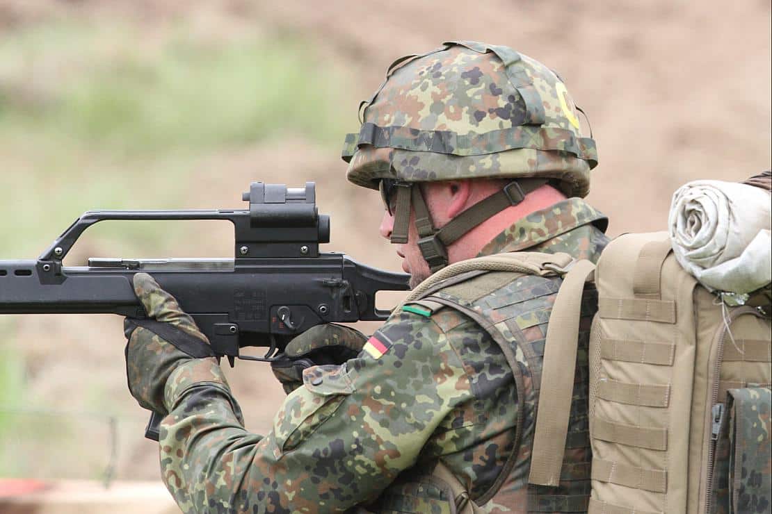 Bundeswehr-Soldat mit G36 (Archiv)