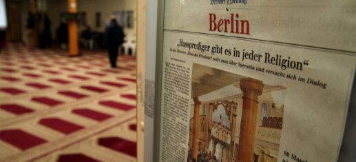 Zeitungsausschnitt über Hassprediger in einer Berliner Moschee (Archiv)