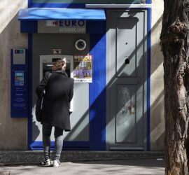 Geldautomat in Frankreich (Archiv)